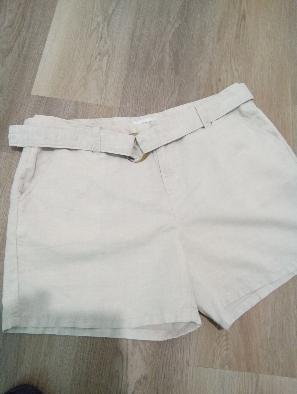 Liz Claiborne Size 10 High-Rise Cream Linen Blend Women's Shorts with Belt